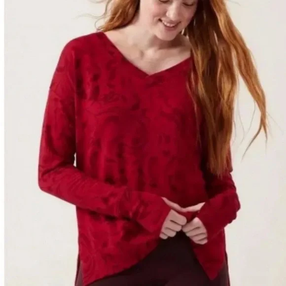 Athleta Coaster Luxe V-Neck Sweatshirt – Agate Red Paisley (Size Small) - Picture 1 of 5